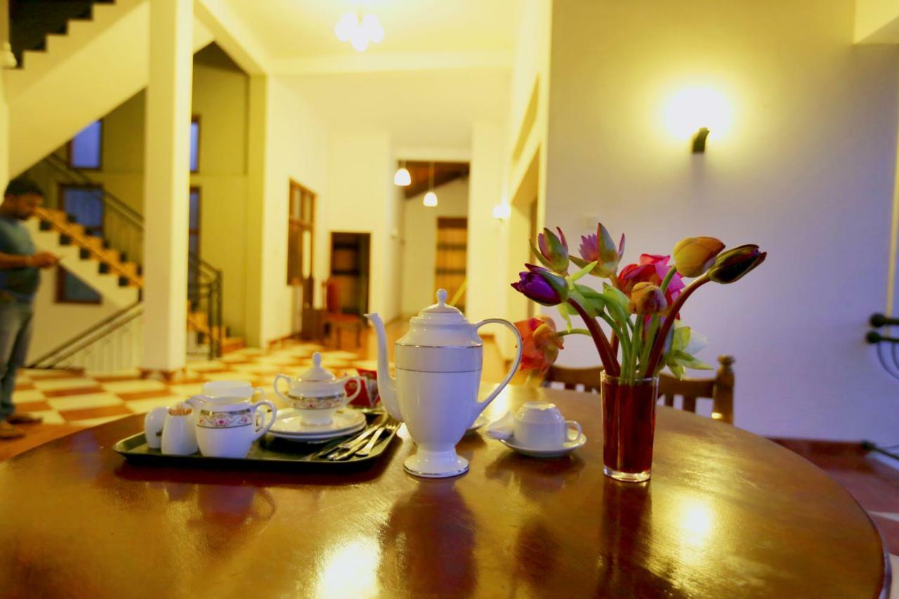 Hotel Mahaweli Spring Sirimalwatta Buitenkant foto