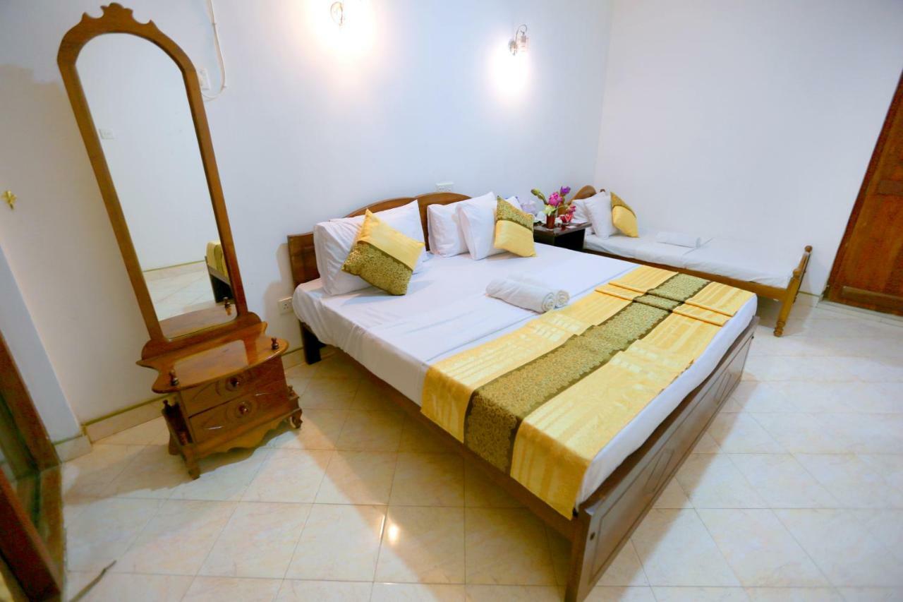Hotel Mahaweli Spring Sirimalwatta Buitenkant foto